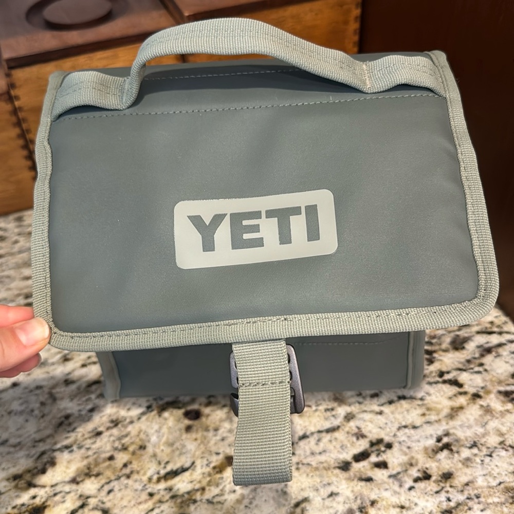 Yeti lunch box